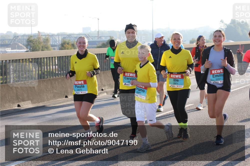 03.10.2025 - Köhlbrandbrückenlauf Lena Gebhardt http://msf.ph/oto/9047190 03.10.2025 09:29:03 Position 1 2875, 28, 2871, 2874, 2297 meine-sportfotos.de
