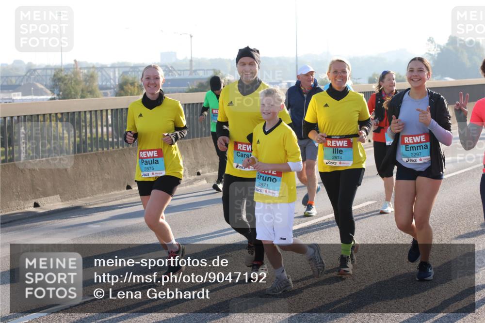 03.10.2025 - Köhlbrandbrückenlauf Lena Gebhardt http://msf.ph/oto/9047192 03.10.2025 09:29:03 Position 1 2875, 2871, 2874, 2297 meine-sportfotos.de