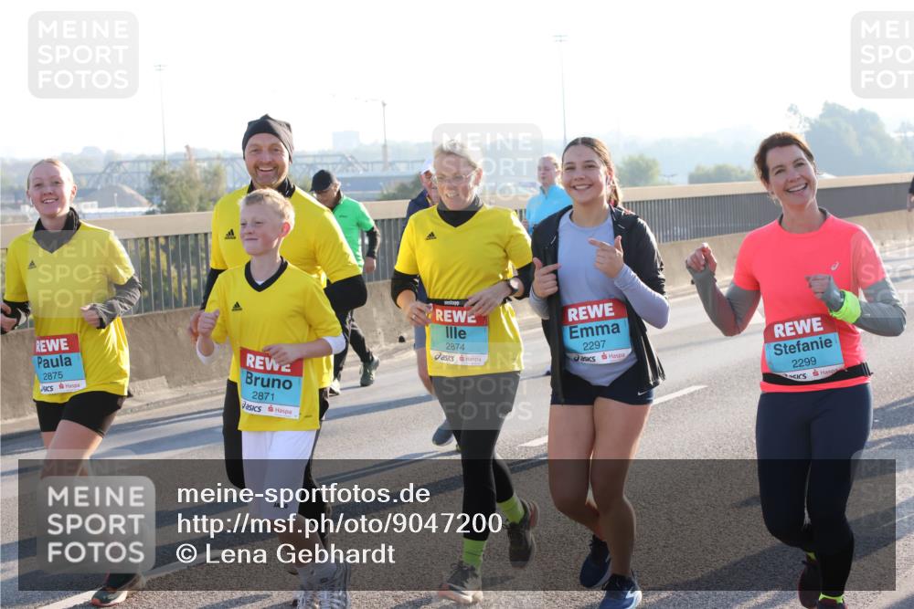 03.10.2025 - Köhlbrandbrückenlauf Lena Gebhardt http://msf.ph/oto/9047200 03.10.2025 09:29:04 Position 1 2875, 2871, 2874, 2297, 2299 meine-sportfotos.de