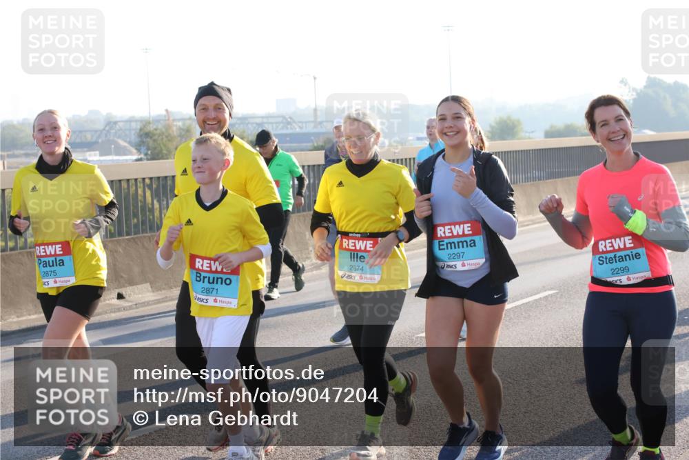 03.10.2025 - Köhlbrandbrückenlauf Lena Gebhardt http://msf.ph/oto/9047204 03.10.2025 09:29:04 Position 1 2875, 2871, 2874, 2297, 2299 meine-sportfotos.de