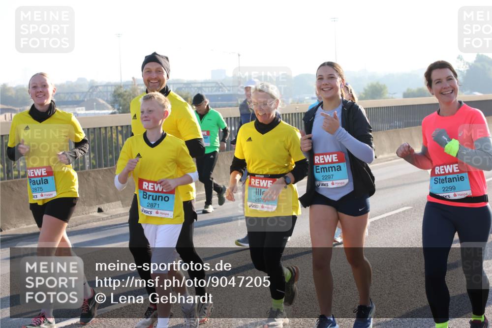 03.10.2025 - Köhlbrandbrückenlauf Lena Gebhardt http://msf.ph/oto/9047205 03.10.2025 09:29:04 Position 1 2875, 2871, 2872, 2297, 2299 meine-sportfotos.de