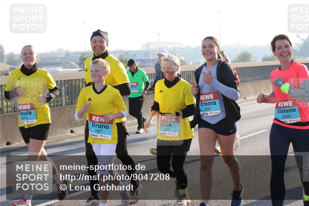 03.10.2025 - Köhlbrandbrückenlauf Lena Gebhardt http://msf.ph/oto/9047208 03.10.2025 09:29:04 Position 1 2875, 2871, 2874, 2297, 2299 meine-sportfotos.de