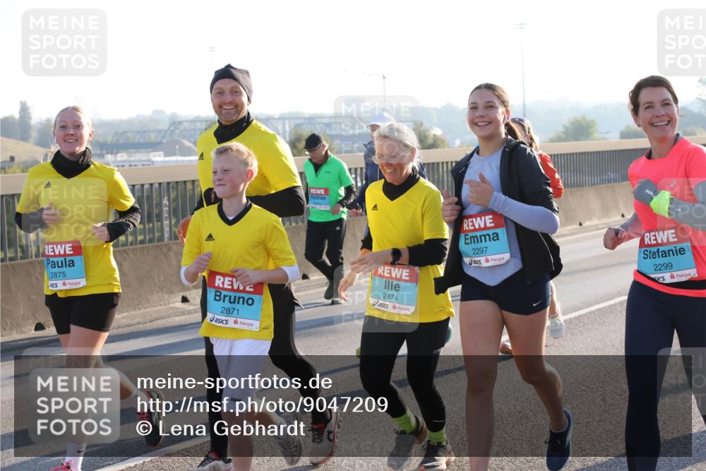 03.10.2025 - Köhlbrandbrückenlauf Lena Gebhardt http://msf.ph/oto/9047209 03.10.2025 09:29:04 Position 1 2875, 2871, 2874, 2297, 2299 meine-sportfotos.de