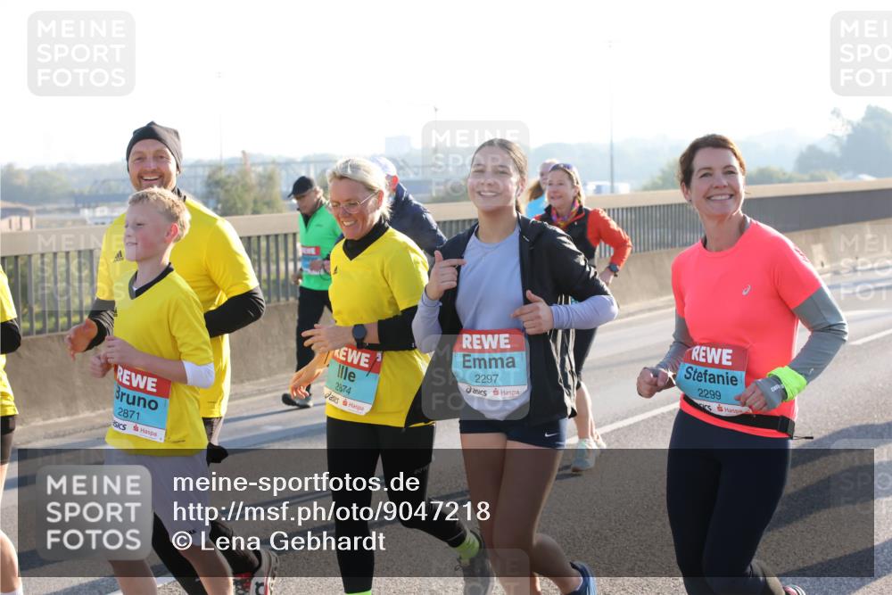 03.10.2025 - Köhlbrandbrückenlauf Lena Gebhardt http://msf.ph/oto/9047218 03.10.2025 09:29:04 Position 1 2871, 2874, 2297, 2299 meine-sportfotos.de