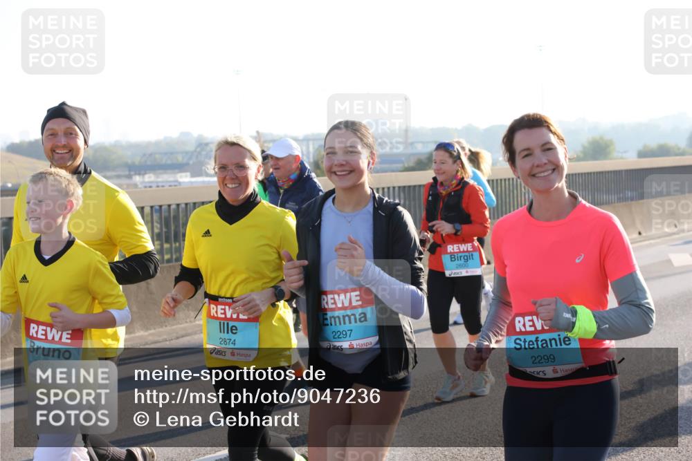 03.10.2025 - Köhlbrandbrückenlauf Lena Gebhardt http://msf.ph/oto/9047236 03.10.2025 09:29:04 Position 1 2871, 2874, 2297, 2600, 2299 meine-sportfotos.de