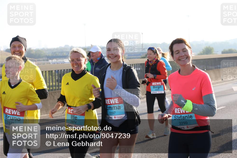 03.10.2025 - Köhlbrandbrückenlauf Lena Gebhardt http://msf.ph/oto/9047239 03.10.2025 09:29:04 Position 1 2871, 2874, 2297, 2600, 2299 meine-sportfotos.de