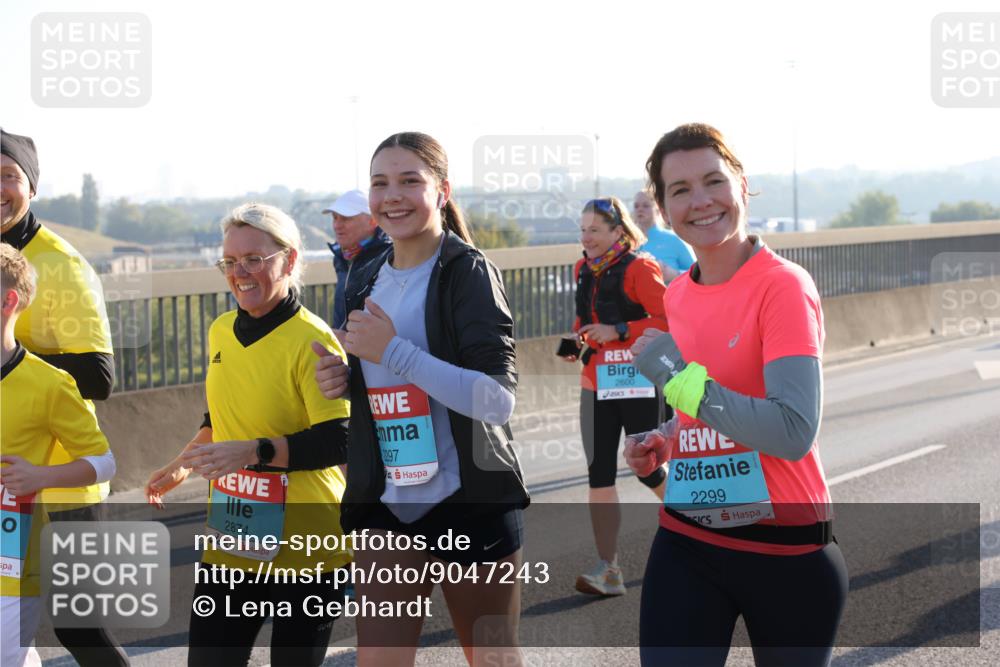 03.10.2025 - Köhlbrandbrückenlauf Lena Gebhardt http://msf.ph/oto/9047243 03.10.2025 09:29:04 Position 1 0, 2874, 297, 2600, 2299 meine-sportfotos.de