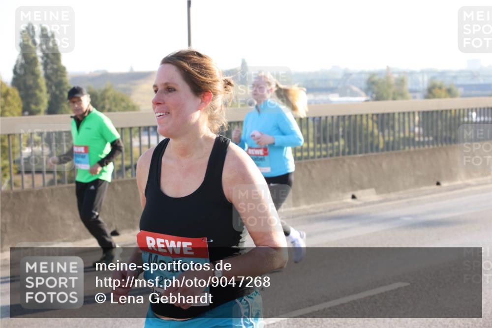 03.10.2025 - Köhlbrandbrückenlauf Lena Gebhardt http://msf.ph/oto/9047268 03.10.2025 09:29:07 Position 1 22 meine-sportfotos.de