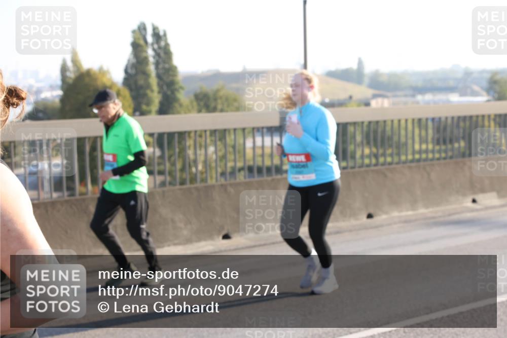03.10.2025 - Köhlbrandbrückenlauf Lena Gebhardt http://msf.ph/oto/9047274 03.10.2025 09:29:07 Position 1  meine-sportfotos.de