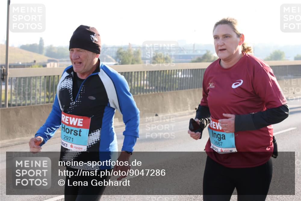 03.10.2025 - Köhlbrandbrückenlauf Lena Gebhardt http://msf.ph/oto/9047286 03.10.2025 09:29:08 Position 1 2971, 2667 meine-sportfotos.de