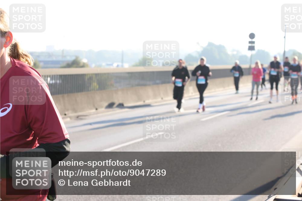 03.10.2025 - Köhlbrandbrückenlauf Lena Gebhardt http://msf.ph/oto/9047289 03.10.2025 09:29:09 Position 1  meine-sportfotos.de