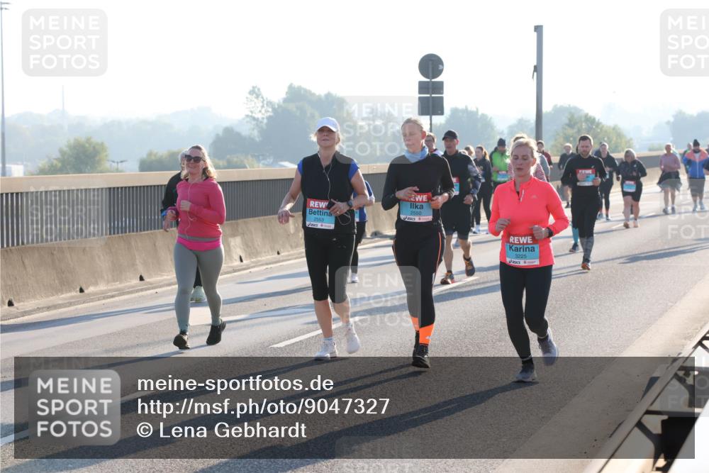 03.10.2025 - Köhlbrandbrückenlauf Lena Gebhardt http://msf.ph/oto/9047327 03.10.2025 09:29:12 Position 1 2553, 2550, 3225 meine-sportfotos.de