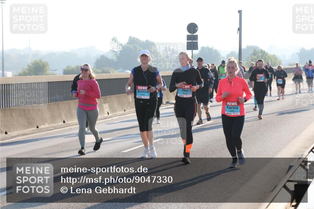 03.10.2025 - Köhlbrandbrückenlauf Lena Gebhardt http://msf.ph/oto/9047330 03.10.2025 09:29:12 Position 1 2553, 2550, 3225 meine-sportfotos.de