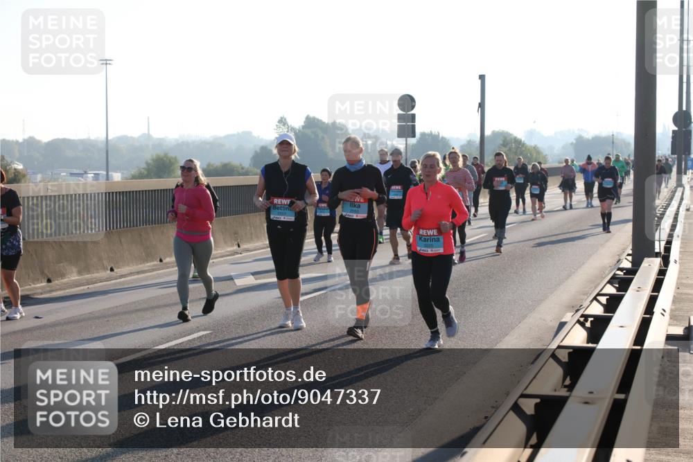 03.10.2025 - Köhlbrandbrückenlauf Lena Gebhardt http://msf.ph/oto/9047337 03.10.2025 09:29:13 Position 1 2550 meine-sportfotos.de