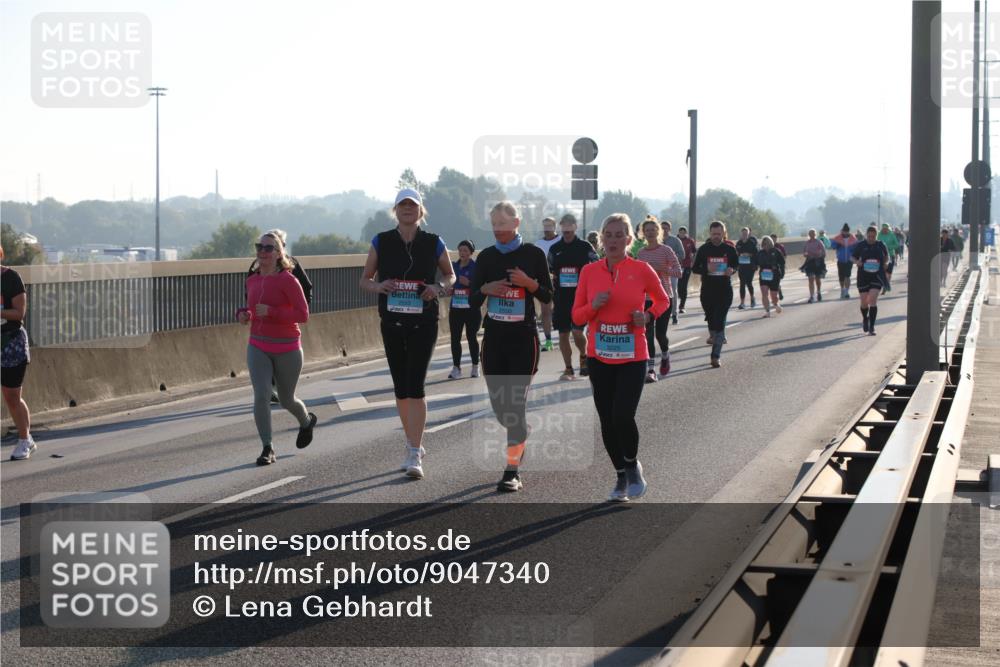 03.10.2025 - Köhlbrandbrückenlauf Lena Gebhardt http://msf.ph/oto/9047340 03.10.2025 09:29:13 Position 1 2550 meine-sportfotos.de