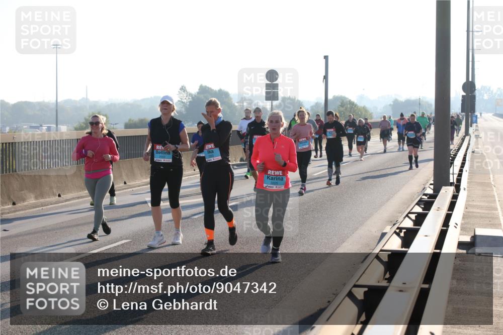 03.10.2025 - Köhlbrandbrückenlauf Lena Gebhardt http://msf.ph/oto/9047342 03.10.2025 09:29:14 Position 1 3225 meine-sportfotos.de
