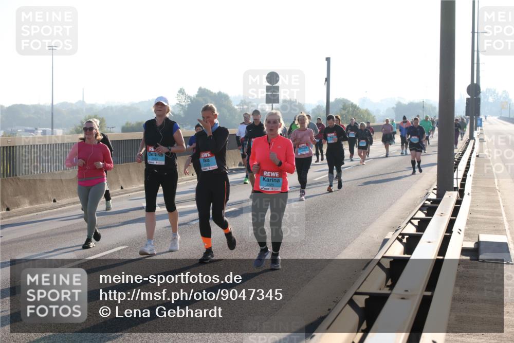 03.10.2025 - Köhlbrandbrückenlauf Lena Gebhardt http://msf.ph/oto/9047345 03.10.2025 09:29:14 Position 1 2553, 3225 meine-sportfotos.de