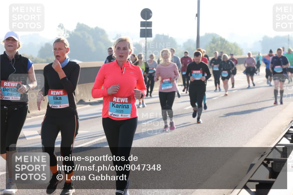 03.10.2025 - Köhlbrandbrückenlauf Lena Gebhardt http://msf.ph/oto/9047348 03.10.2025 09:29:14 Position 1 2553, 2550, 3225 meine-sportfotos.de