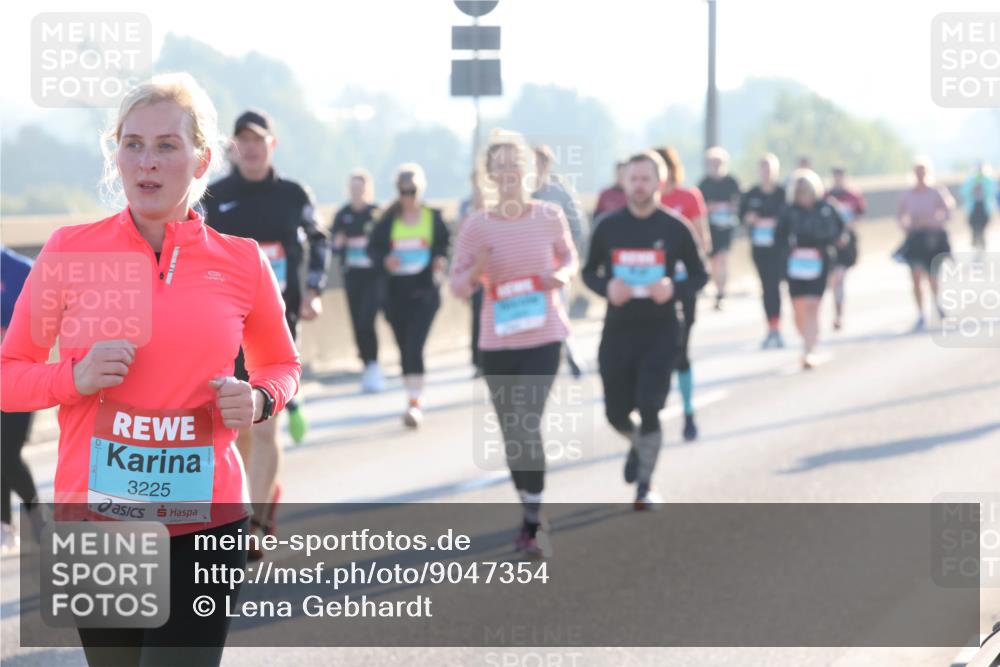 03.10.2025 - Köhlbrandbrückenlauf Lena Gebhardt http://msf.ph/oto/9047354 03.10.2025 09:29:15 Position 1 3225 meine-sportfotos.de