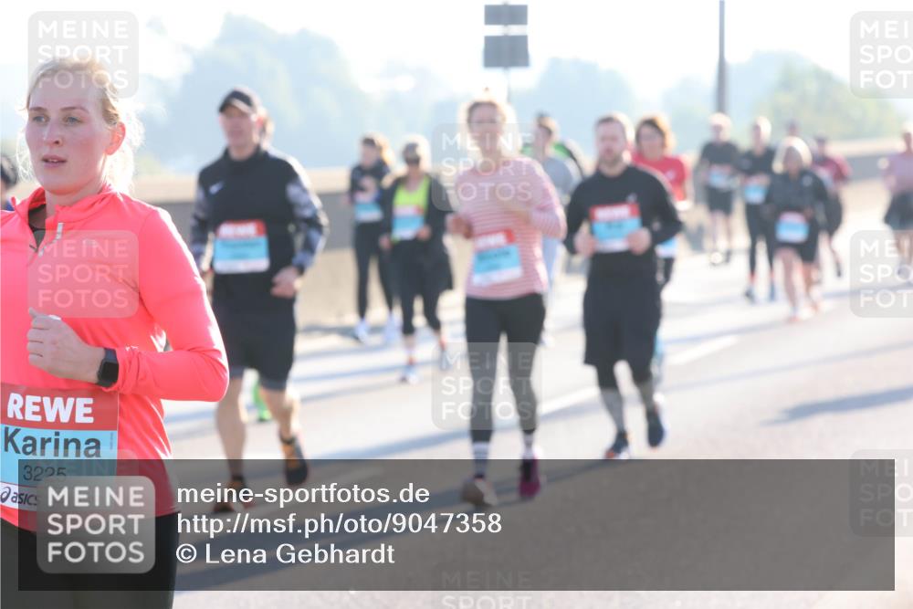 03.10.2025 - Köhlbrandbrückenlauf Lena Gebhardt http://msf.ph/oto/9047358 03.10.2025 09:29:15 Position 1 3225 meine-sportfotos.de
