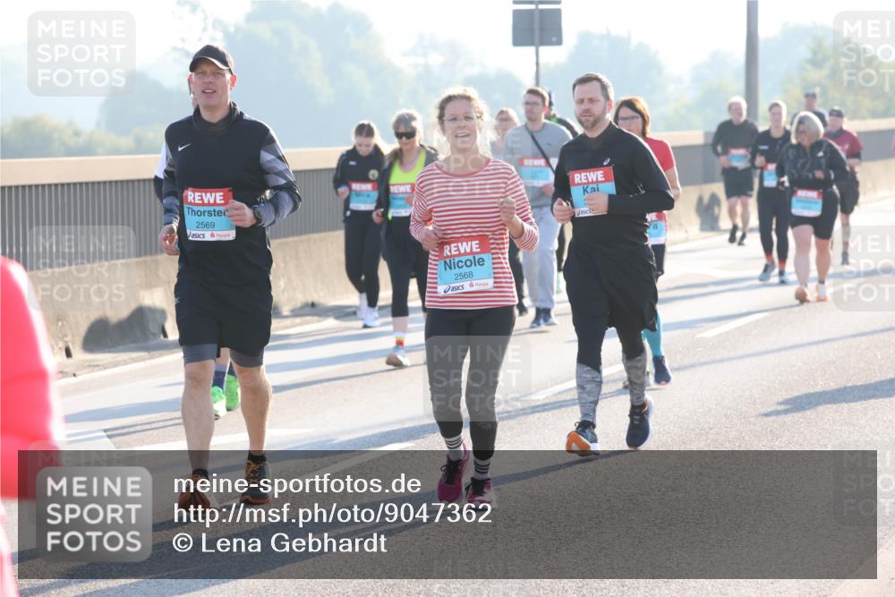 03.10.2025 - Köhlbrandbrückenlauf Lena Gebhardt http://msf.ph/oto/9047362 03.10.2025 09:29:16 Position 1 2569, 2568 meine-sportfotos.de