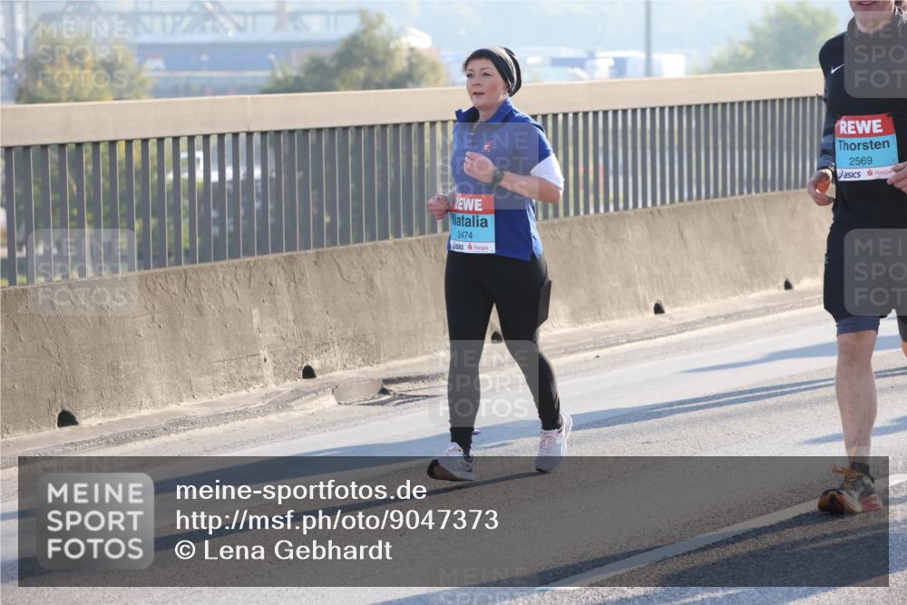 03.10.2025 - Köhlbrandbrückenlauf Lena Gebhardt http://msf.ph/oto/9047373 03.10.2025 09:29:18 Position 1 2474, 2569 meine-sportfotos.de