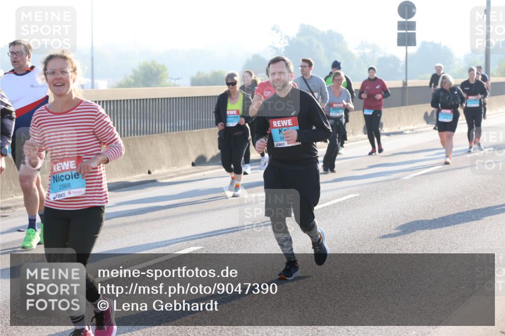 03.10.2025 - Köhlbrandbrückenlauf Lena Gebhardt http://msf.ph/oto/9047390 03.10.2025 09:29:19 Position 1 2568, 34 meine-sportfotos.de