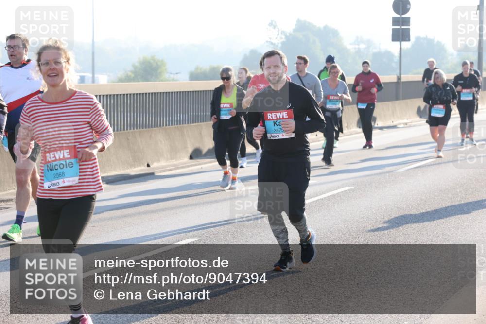 03.10.2025 - Köhlbrandbrückenlauf Lena Gebhardt http://msf.ph/oto/9047394 03.10.2025 09:29:19 Position 1 2568, 3475 meine-sportfotos.de