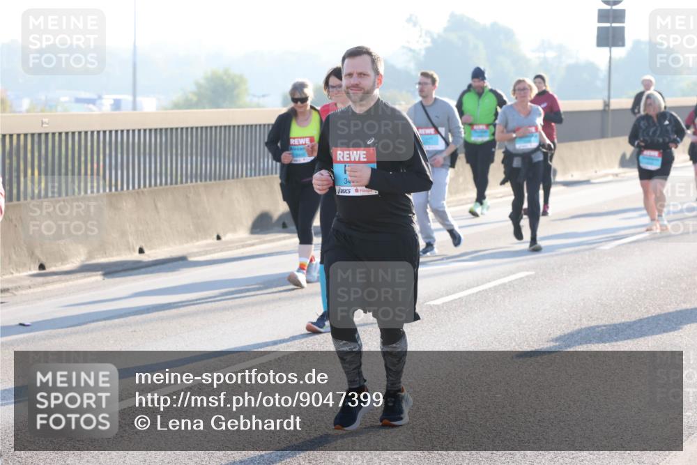 03.10.2025 - Köhlbrandbrückenlauf Lena Gebhardt http://msf.ph/oto/9047399 03.10.2025 09:29:20 Position 1 34 meine-sportfotos.de