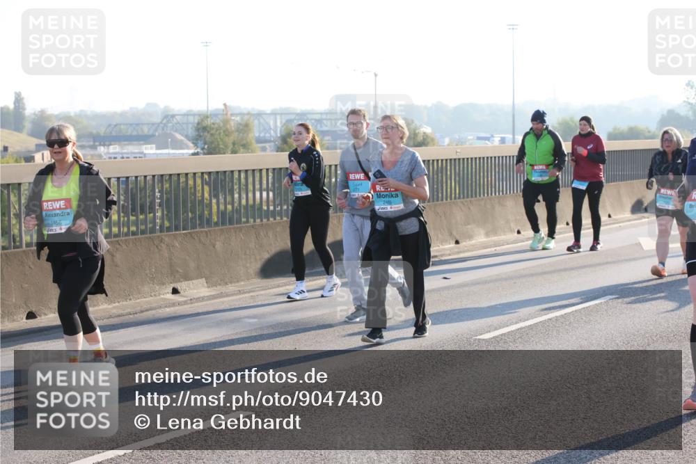 03.10.2025 - Köhlbrandbrückenlauf Lena Gebhardt http://msf.ph/oto/9047430 03.10.2025 09:29:24 Position 1 3456, 3771, 2486 meine-sportfotos.de