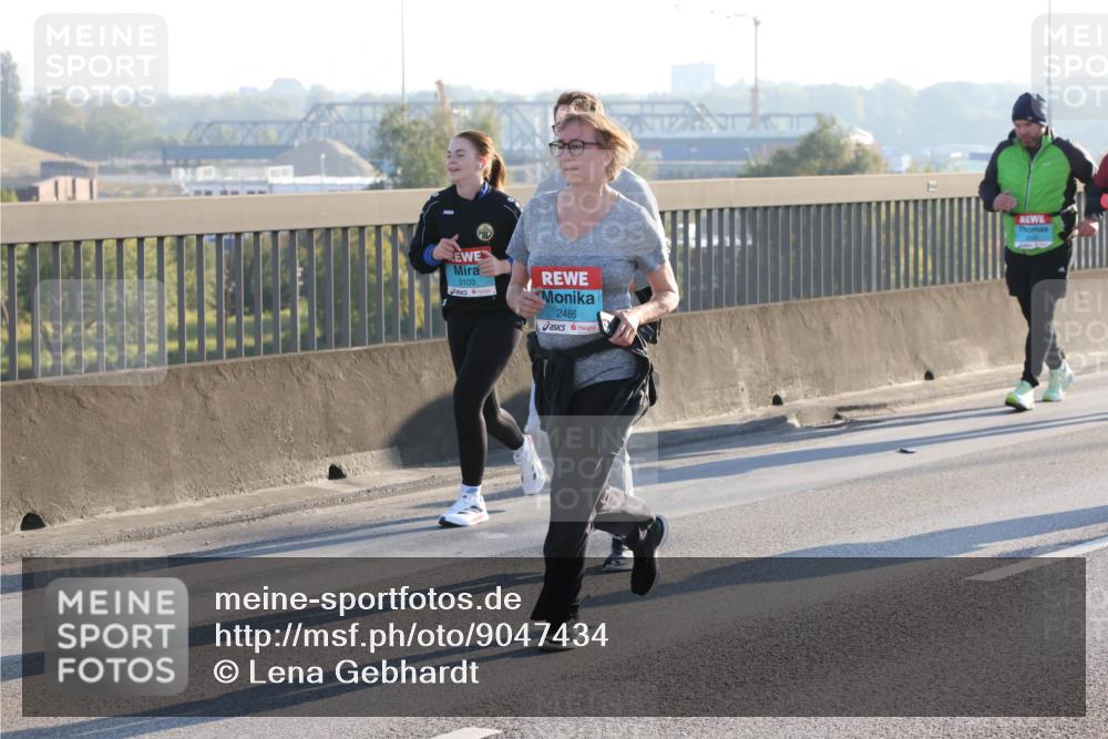 03.10.2025 - Köhlbrandbrückenlauf Lena Gebhardt http://msf.ph/oto/9047434 03.10.2025 09:29:25 Position 1 3103, 2486 meine-sportfotos.de