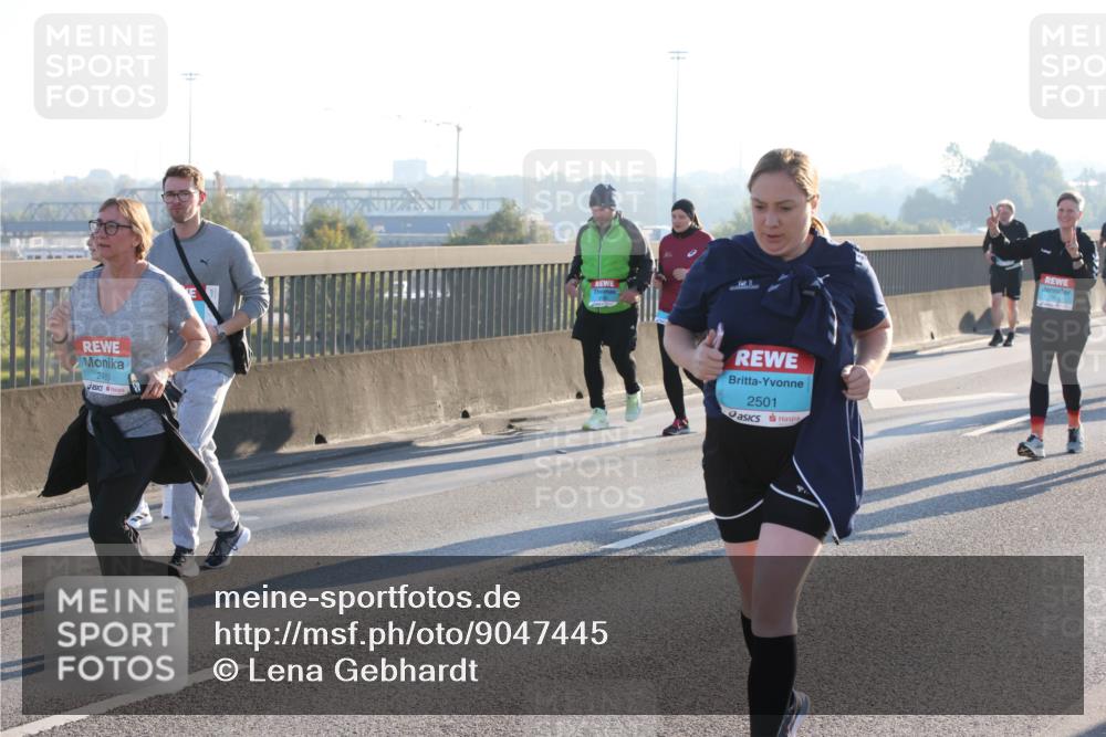 03.10.2025 - Köhlbrandbrückenlauf Lena Gebhardt http://msf.ph/oto/9047445 03.10.2025 09:29:25 Position 1 2486, 2501 meine-sportfotos.de