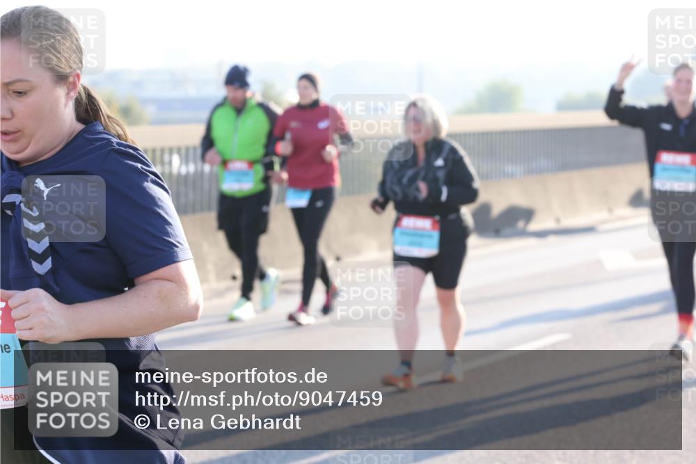03.10.2025 - Köhlbrandbrückenlauf Lena Gebhardt http://msf.ph/oto/9047459 03.10.2025 09:29:26 Position 1  meine-sportfotos.de