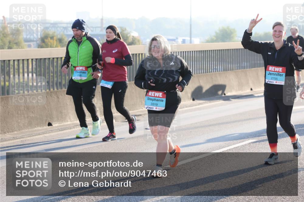 03.10.2025 - Köhlbrandbrückenlauf Lena Gebhardt http://msf.ph/oto/9047463 03.10.2025 09:29:27 Position 1 2545, 2517, 3319, 2755 meine-sportfotos.de