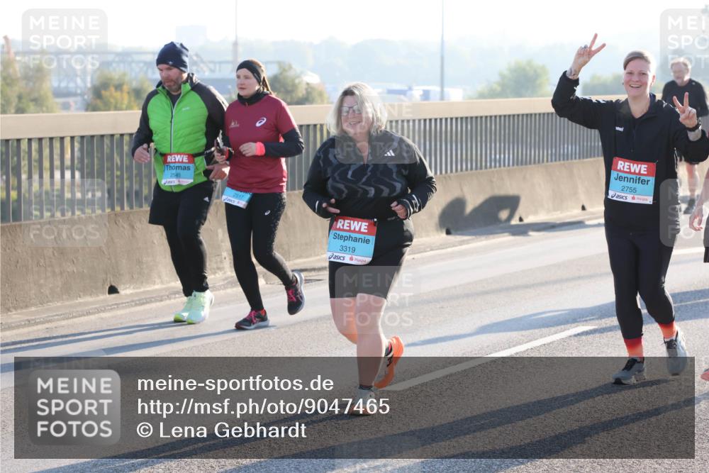 03.10.2025 - Köhlbrandbrückenlauf Lena Gebhardt http://msf.ph/oto/9047465 03.10.2025 09:29:27 Position 1 2545, 2517, 3319, 2755 meine-sportfotos.de