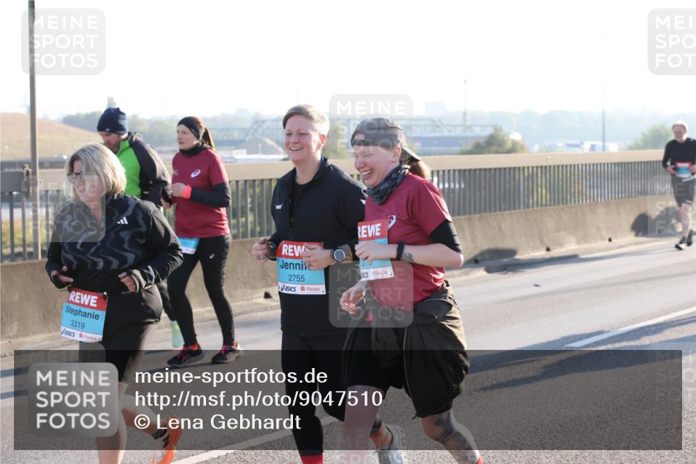 03.10.2025 - Köhlbrandbrückenlauf Lena Gebhardt http://msf.ph/oto/9047510 03.10.2025 09:29:29 Position 1 3319, 2755, 213 meine-sportfotos.de