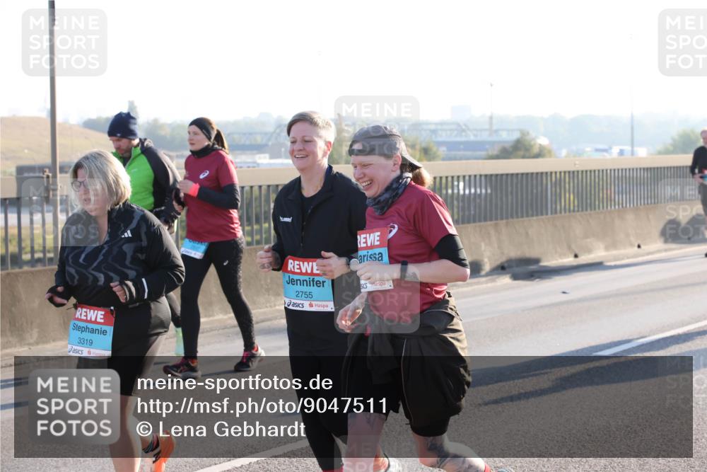 03.10.2025 - Köhlbrandbrückenlauf Lena Gebhardt http://msf.ph/oto/9047511 03.10.2025 09:29:29 Position 1 3319, 2755 meine-sportfotos.de