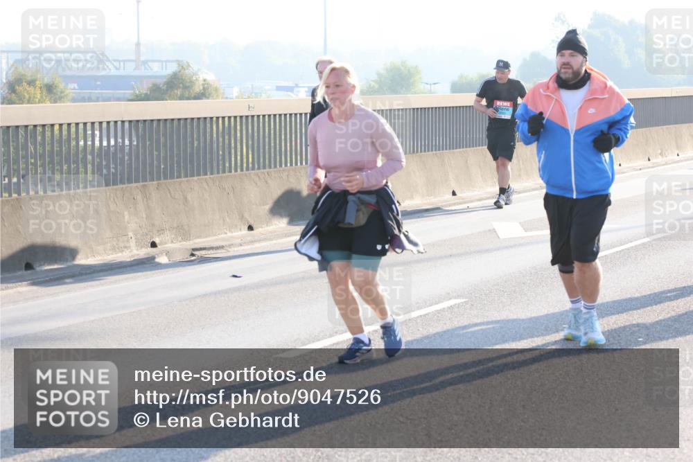 03.10.2025 - Köhlbrandbrückenlauf Lena Gebhardt http://msf.ph/oto/9047526 03.10.2025 09:29:30 Position 1  meine-sportfotos.de