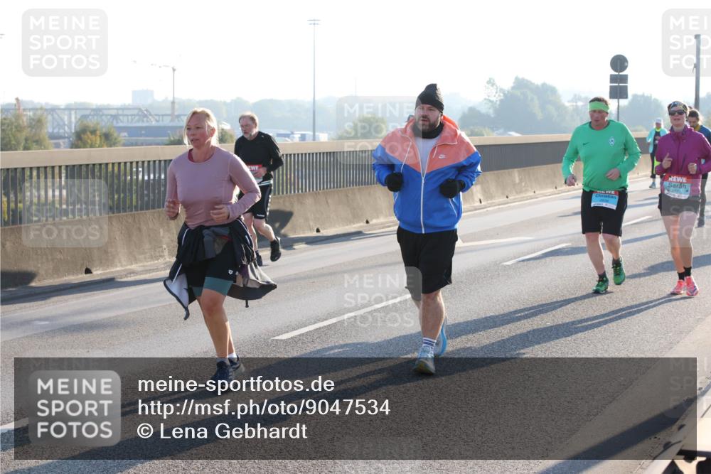 03.10.2025 - Köhlbrandbrückenlauf Lena Gebhardt http://msf.ph/oto/9047534 03.10.2025 09:29:31 Position 1 2479 meine-sportfotos.de