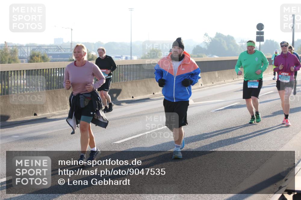 03.10.2025 - Köhlbrandbrückenlauf Lena Gebhardt http://msf.ph/oto/9047535 03.10.2025 09:29:31 Position 1 2479 meine-sportfotos.de