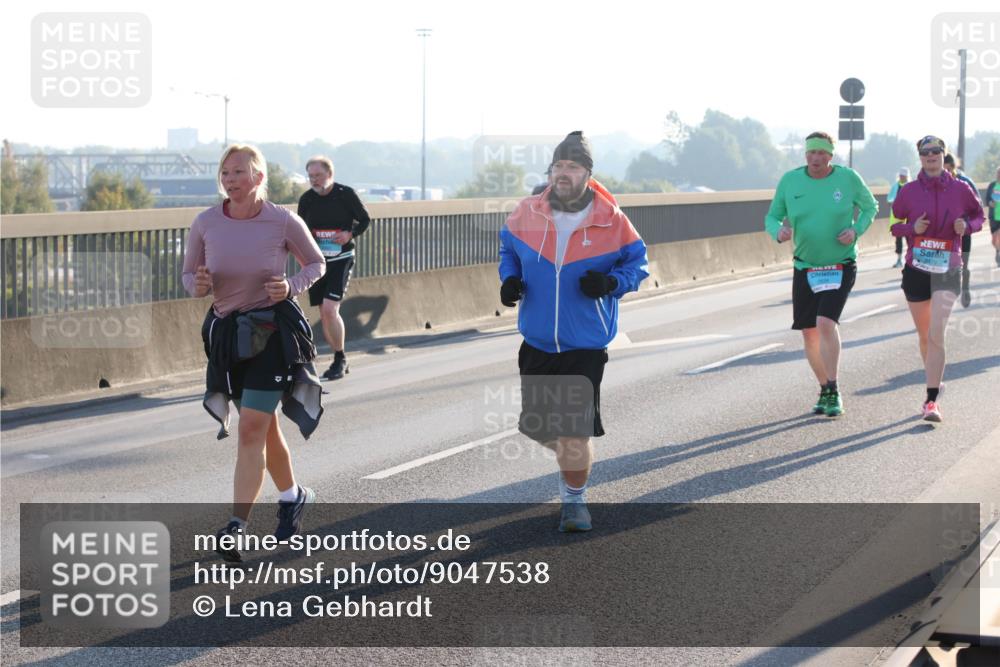 03.10.2025 - Köhlbrandbrückenlauf Lena Gebhardt http://msf.ph/oto/9047538 03.10.2025 09:29:31 Position 1  meine-sportfotos.de