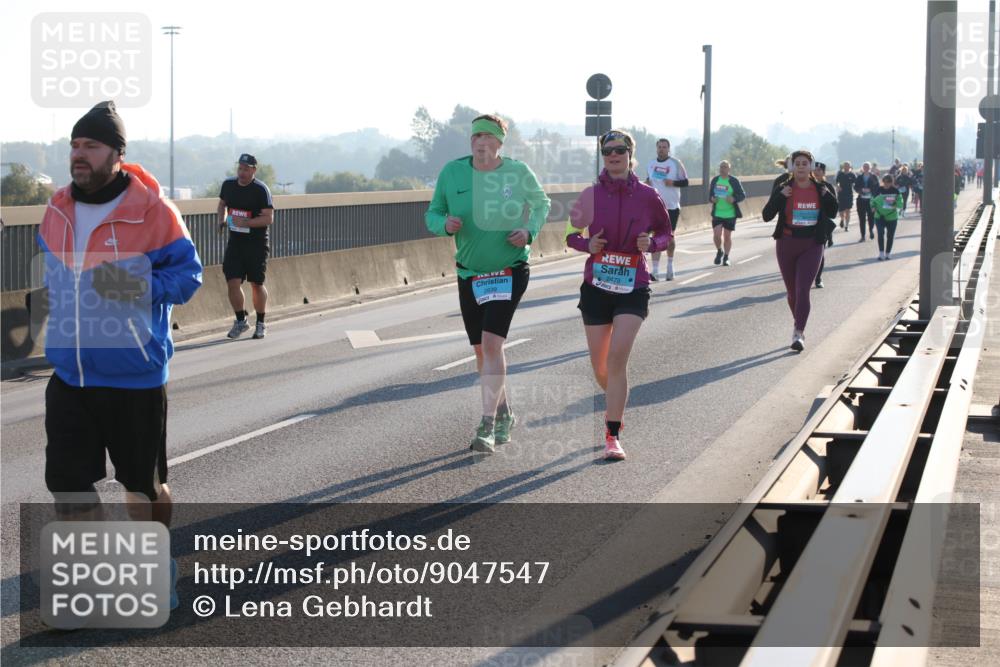 03.10.2025 - Köhlbrandbrückenlauf Lena Gebhardt http://msf.ph/oto/9047547 03.10.2025 09:29:32 Position 1 2839, 2479 meine-sportfotos.de