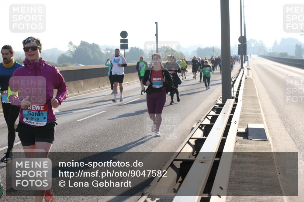 03.10.2025 - Köhlbrandbrückenlauf Lena Gebhardt http://msf.ph/oto/9047582 03.10.2025 09:29:35 Position 1 2479 meine-sportfotos.de