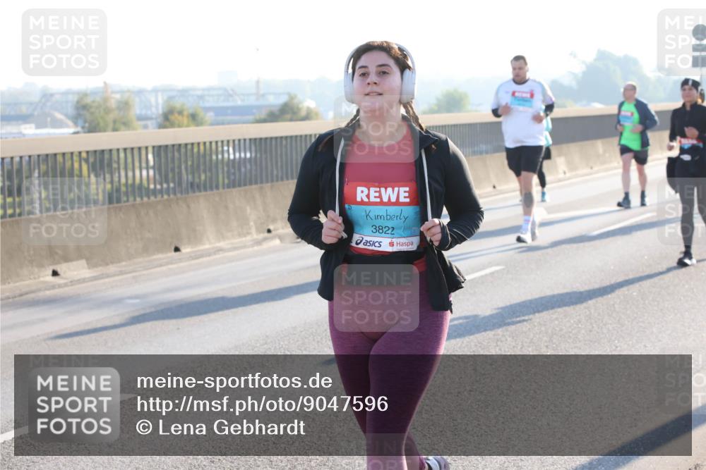 03.10.2025 - Köhlbrandbrückenlauf Lena Gebhardt http://msf.ph/oto/9047596 03.10.2025 09:29:38 Position 1 3822 meine-sportfotos.de