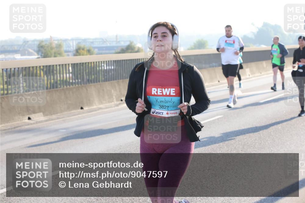03.10.2025 - Köhlbrandbrückenlauf Lena Gebhardt http://msf.ph/oto/9047597 03.10.2025 09:29:38 Position 1 3822 meine-sportfotos.de