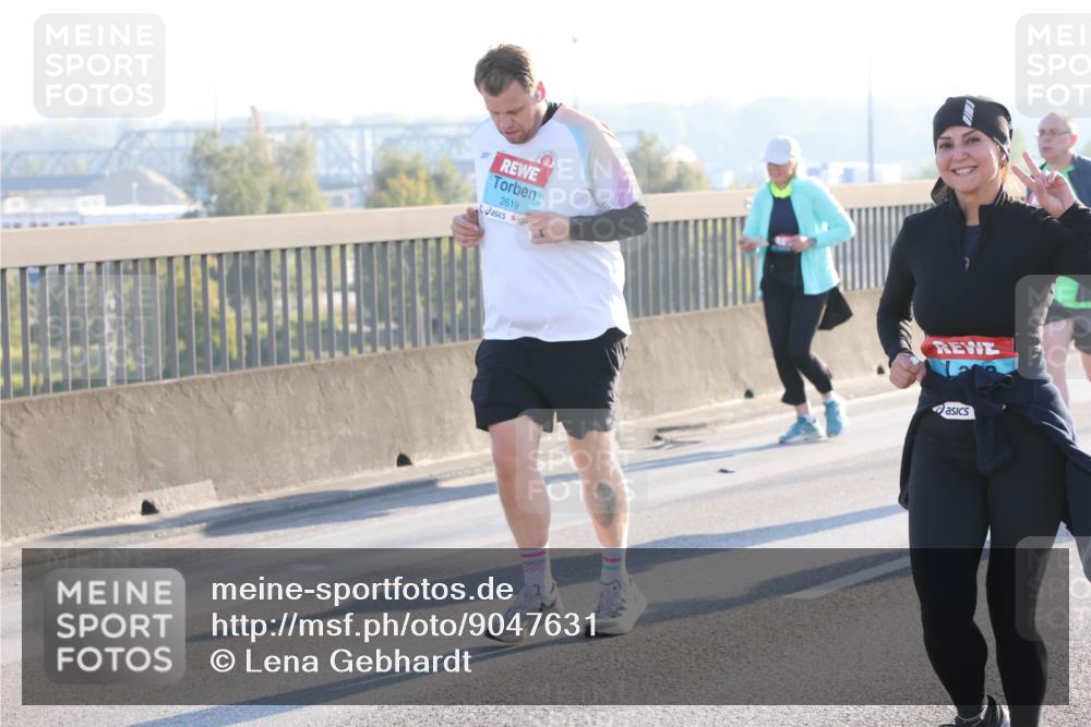 03.10.2025 - Köhlbrandbrückenlauf Lena Gebhardt http://msf.ph/oto/9047631 03.10.2025 09:29:41 Position 1 2619 meine-sportfotos.de