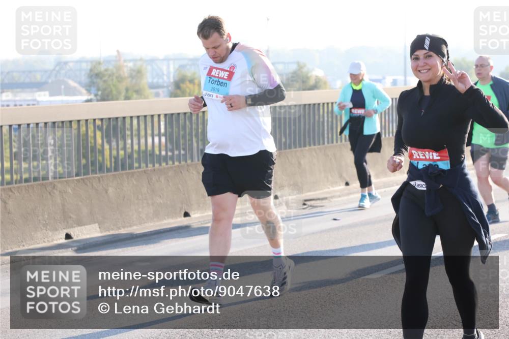 03.10.2025 - Köhlbrandbrückenlauf Lena Gebhardt http://msf.ph/oto/9047638 03.10.2025 09:29:41 Position 1 2619 meine-sportfotos.de