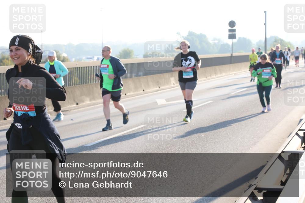 03.10.2025 - Köhlbrandbrückenlauf Lena Gebhardt http://msf.ph/oto/9047646 03.10.2025 09:29:42 Position 1  meine-sportfotos.de