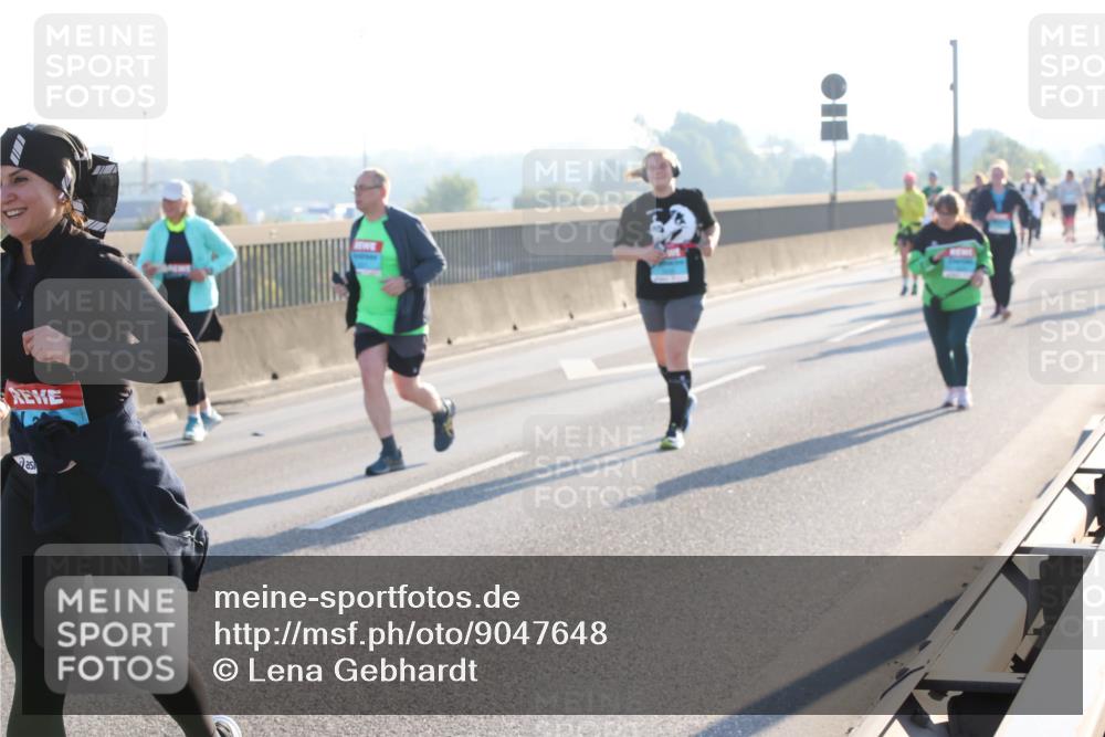 03.10.2025 - Köhlbrandbrückenlauf Lena Gebhardt http://msf.ph/oto/9047648 03.10.2025 09:29:42 Position 1  meine-sportfotos.de