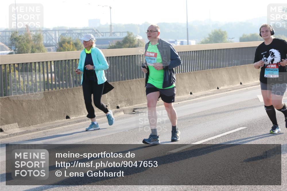 03.10.2025 - Köhlbrandbrückenlauf Lena Gebhardt http://msf.ph/oto/9047653 03.10.2025 09:29:42 Position 1 3311, 3370 meine-sportfotos.de